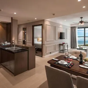 Sunrise Luxury With Ocean View Apartment